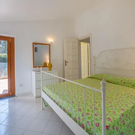 The House Of Annie With Magnificent Garden Villa